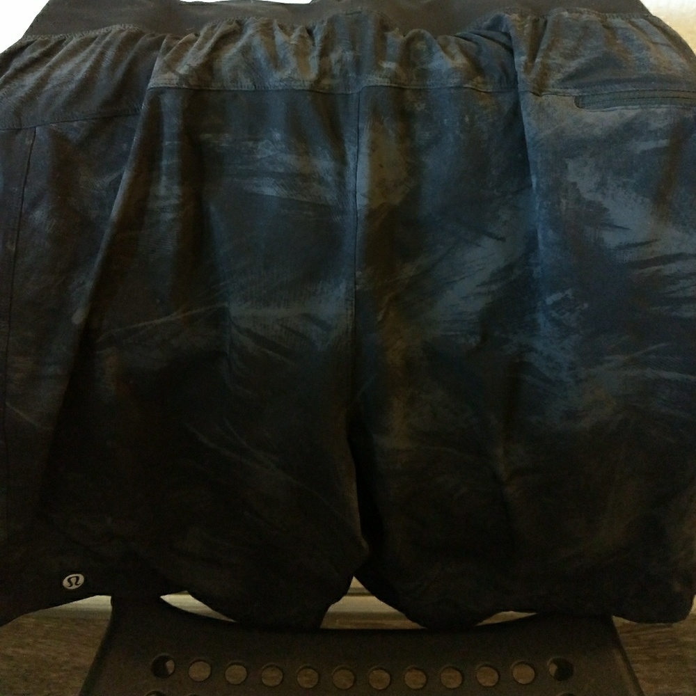 Mens Lululemon luxtreme 7 lined shorts